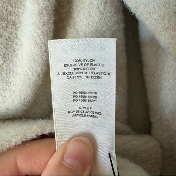 Aritzia Wilfred Cream Dolan Oversized Sweater Size XXS - Picture 7 of 7